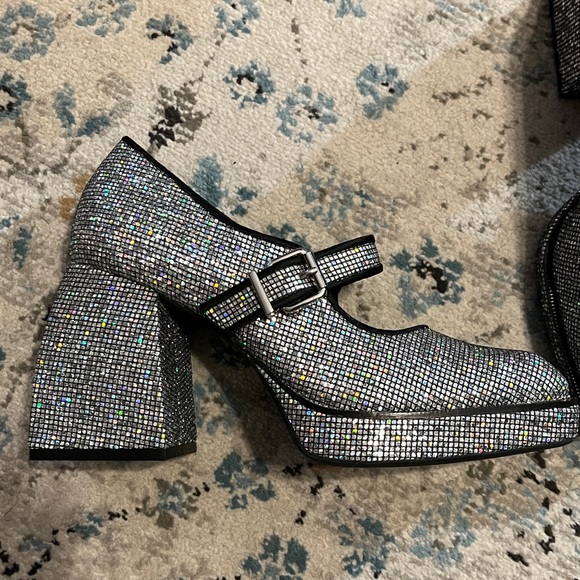 Gianni Bini Silver Disco Mary Jane Block Heels 🪩 - Picture 5 of 17